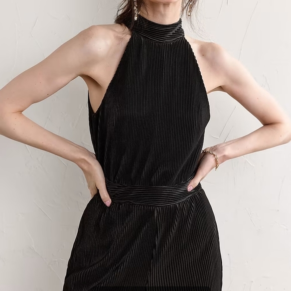 NWT FATE Black Pleated Jumpsuit Halter Neck Wide Leg Pleated Open Back Sz L - Picture 3 of 16